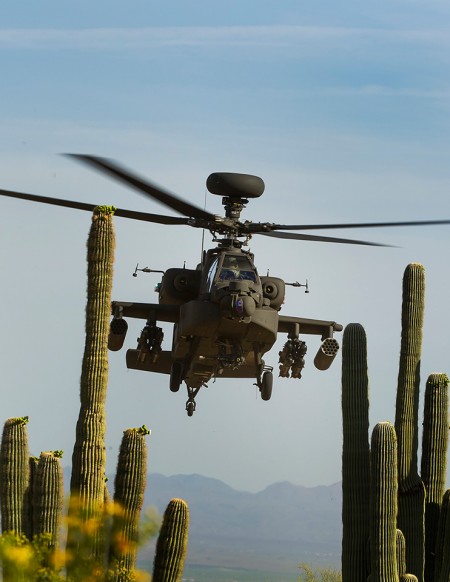 TRỰC THĂNG CHIẾN ĐẤU AH-64 APACHE